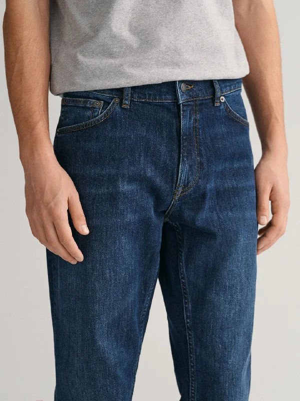 Gant Men Solid Regular Fit Jeans