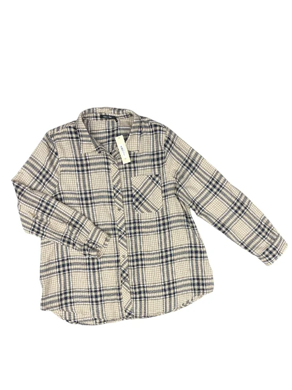 Top Long Sleeve By Doe & Rae In Plaid Pattern, Size: 3x