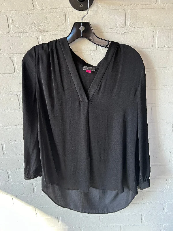 Top Long Sleeve By Vince Camuto In Black, Size: M